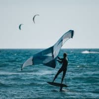 Wing Foil : Comment bien choisir son équipement pour débuter et progresser ?