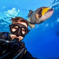 Développer sa maîtrise sous-marine grâce à un cours de plongée adapté